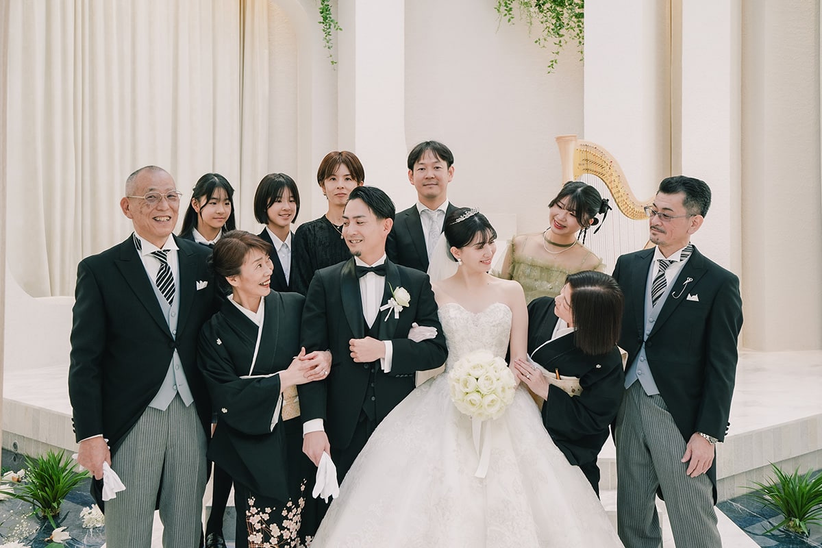 光と祝福が彩る、アートのような結婚式 イメージ