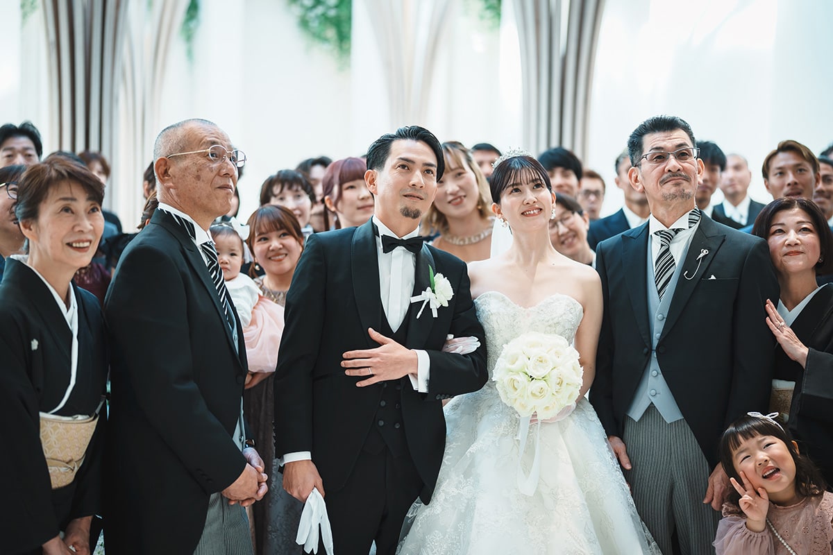 光と祝福が彩る、アートのような結婚式 イメージ
