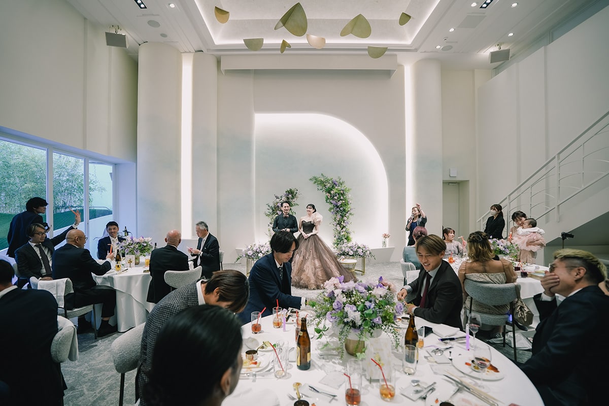 光と祝福が彩る、アートのような結婚式 イメージ