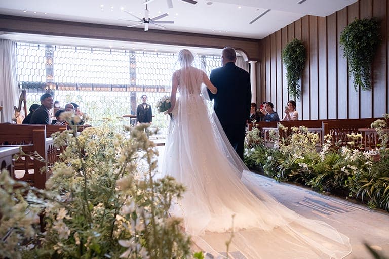 日本庭園で思い出の写真を。温かな家族結婚式 イメージ